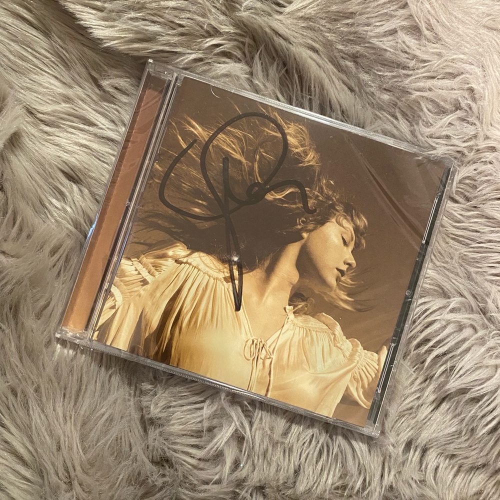 SIGNED Fearless (Taylor’s Version)